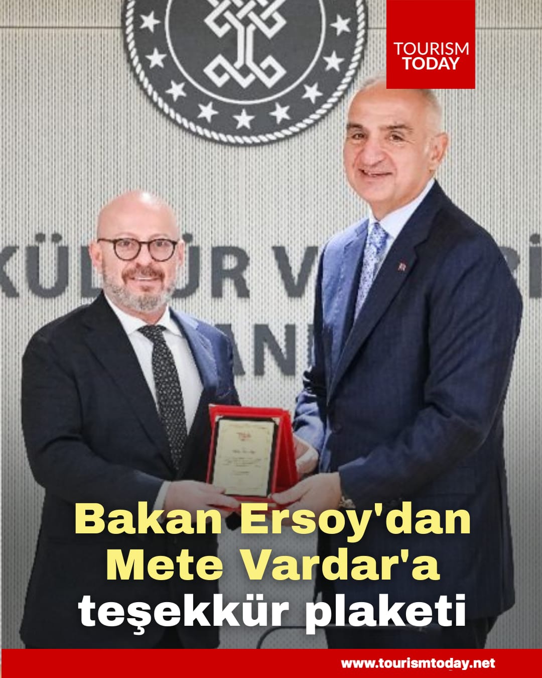 Bakan Ersoy'dan Mete Vardar'a teşekkür plaketi