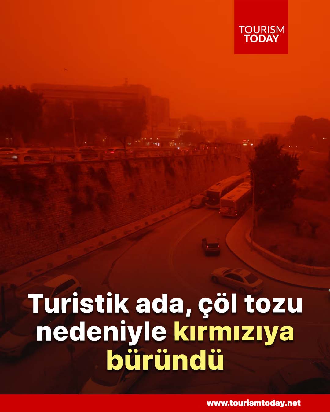 Turistik ada çöl tozu nedeniyle kırmızıya büründü